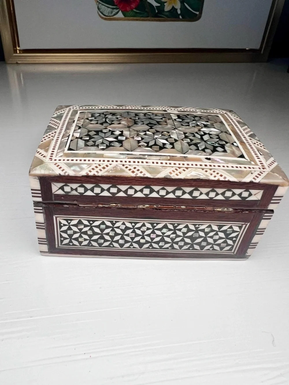 Vintage EUC Inlaid Egyptian Mother of Pearl Inlay Decorative Wooden Trinket Box